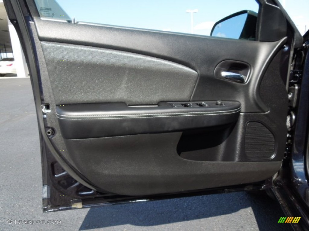 2011 Dodge Avenger Mainstreet Black Door Panel Photo #61900212