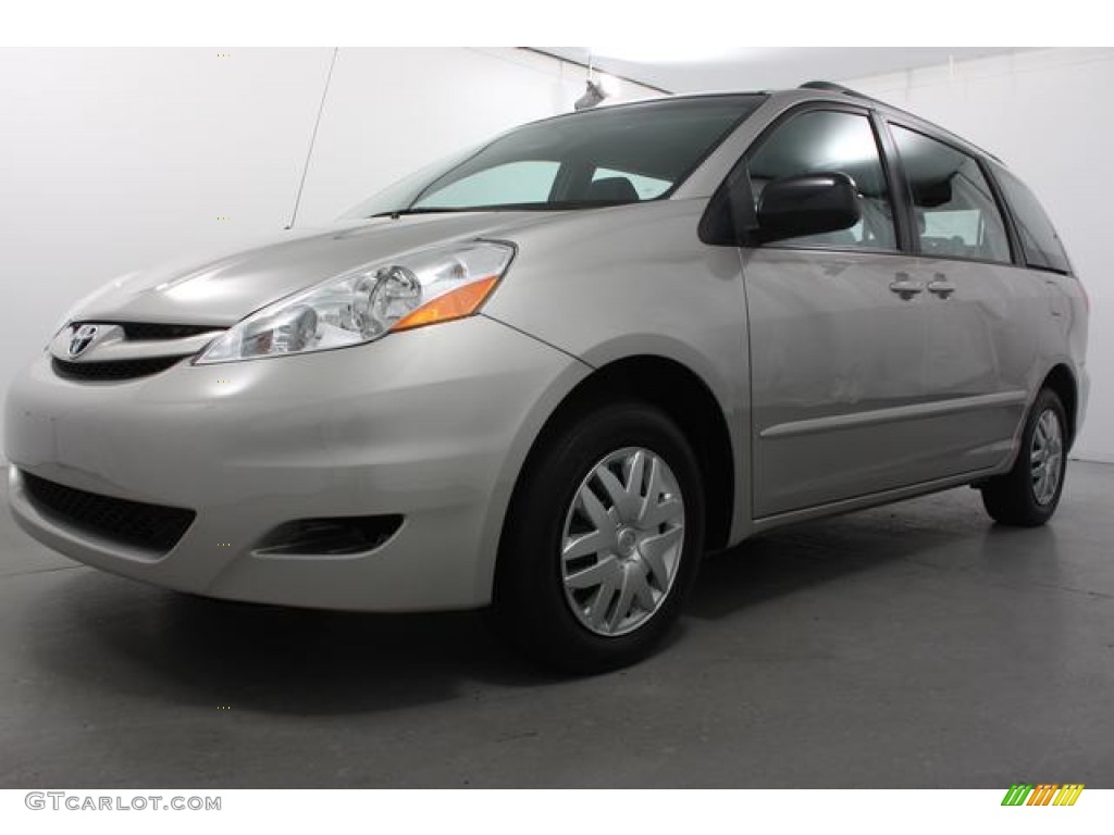 Silver Shadow Pearl Toyota Sienna