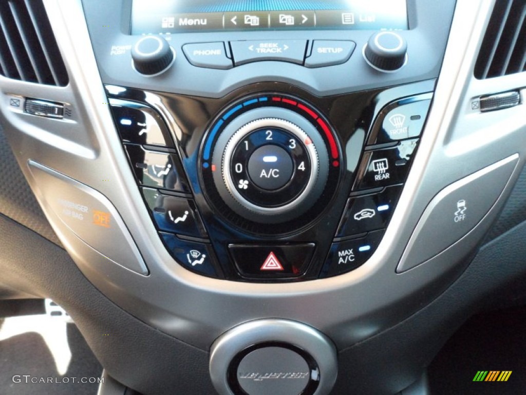 2012 Hyundai Veloster Standard Veloster Model Controls Photo #61905282