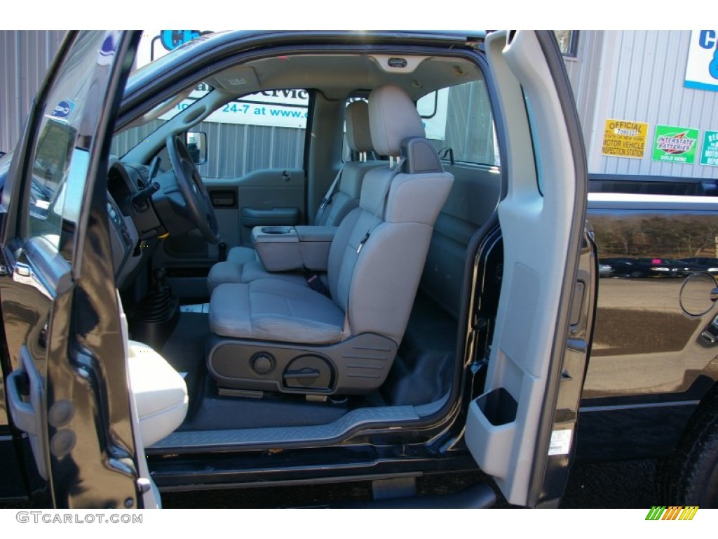 2004 F150 STX Regular Cab 4x4 - Black / Medium/Dark Flint photo #4