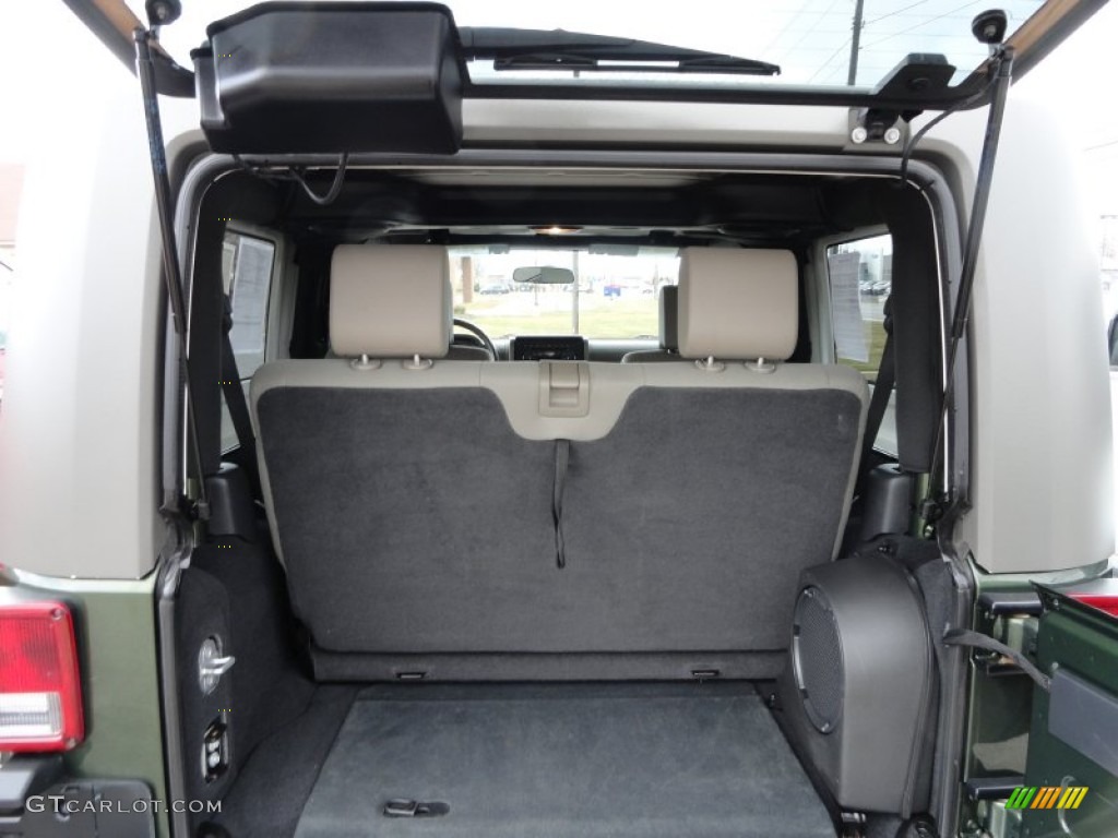 2008 Wrangler Sahara 4x4 - Jeep Green Metallic / Dark Slate Gray/Medium Slate Gray photo #13