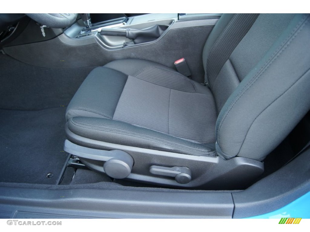 2010 Mustang V6 Coupe - Grabber Blue / Charcoal Black photo #19