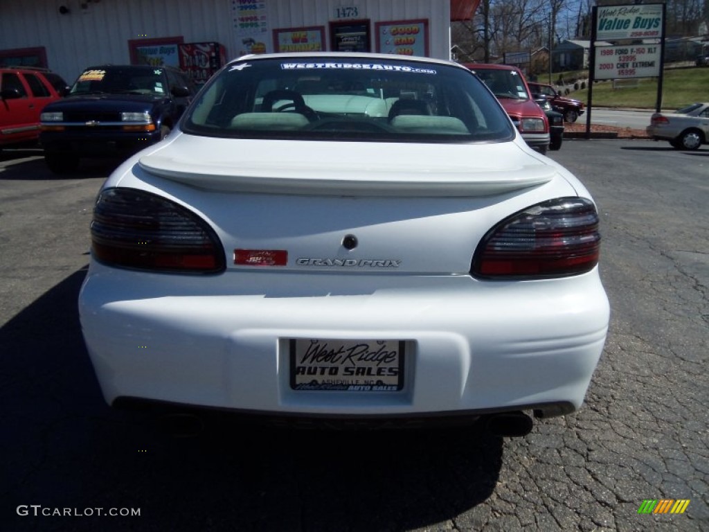 1999 Grand Prix GT Sedan - Arctic White / Graphite photo #6