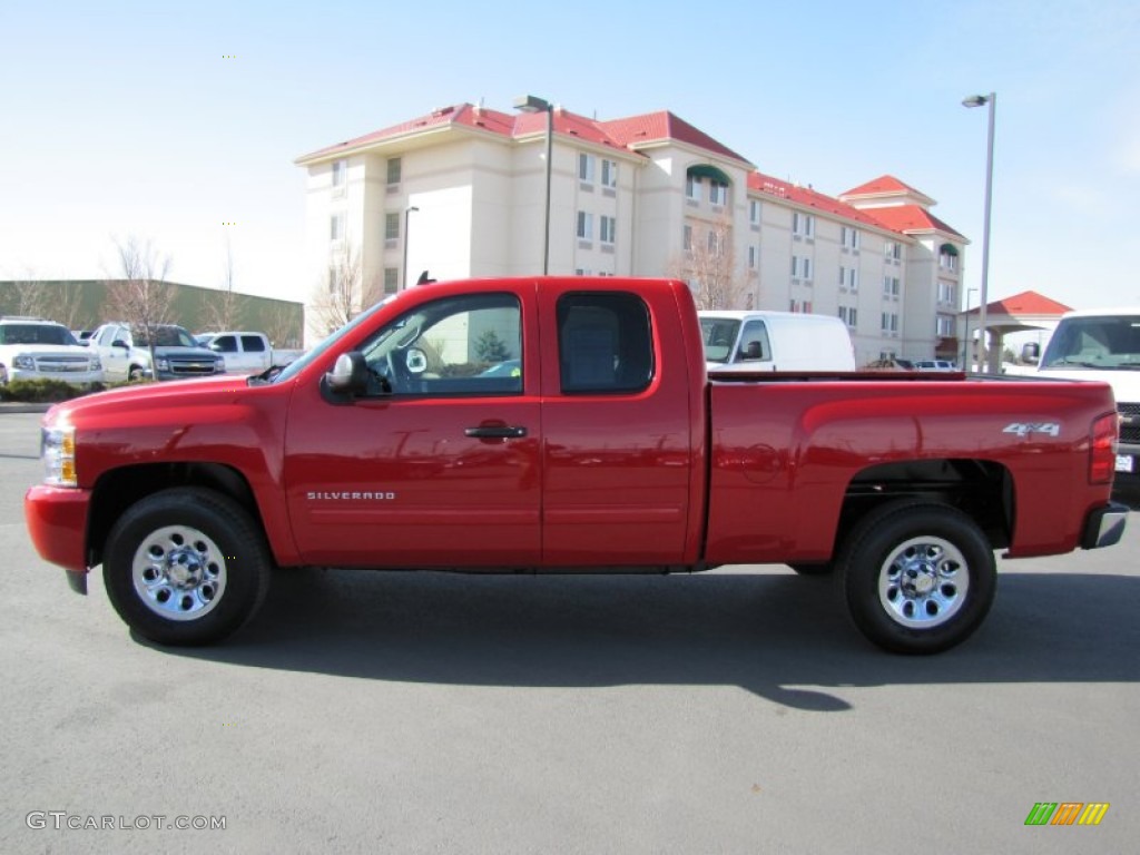 2011 Silverado 1500 LS Extended Cab 4x4 - Victory Red / Ebony photo #4