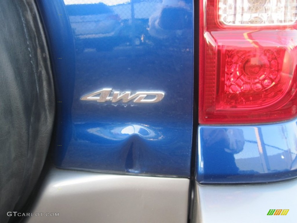 2005 RAV4 4WD - Spectra Blue Mica / Dark Charcoal photo #14
