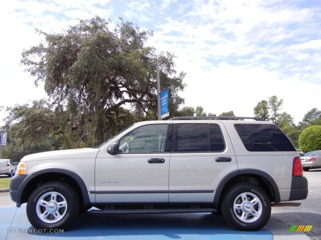 2004 Explorer XLS 4x4 - Pueblo Gold Metallic / Medium Parchment photo #2