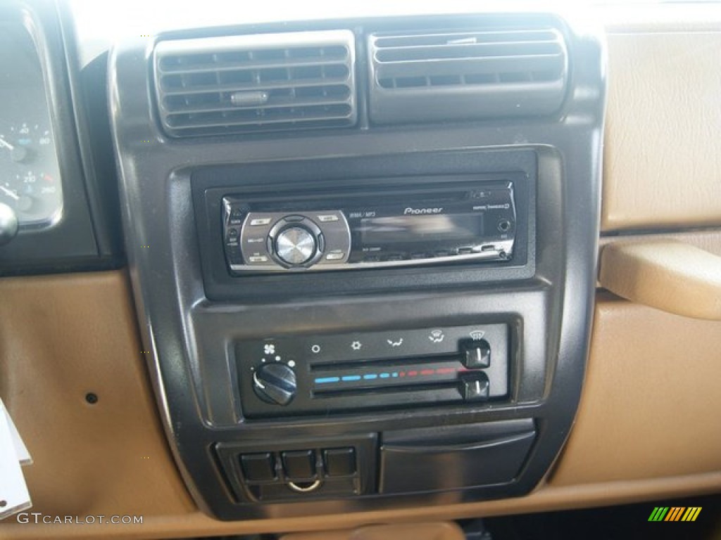 1998 Wrangler SE 4x4 - Deep Amethyst Pearl / Khaki photo #18