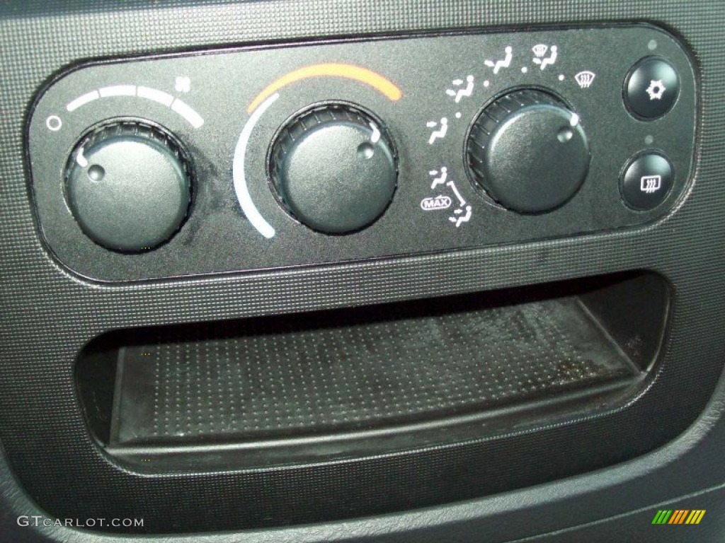 2002 Dodge Ram 1500 Sport Regular Cab 4x4 Controls Photo #61919551