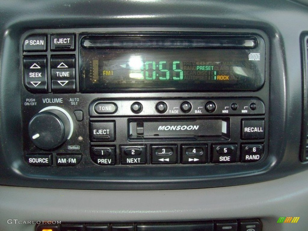 2002 Regal GS - Bordeaux Red Pearl / Medium Gray photo #9