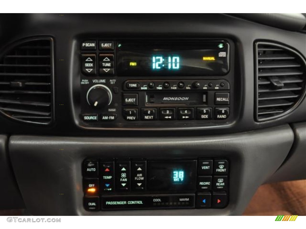 2003 Buick Regal GS Audio System Photos