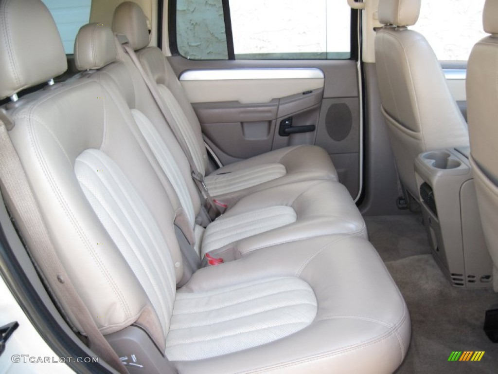 Medium Dark Parchment Interior 2005 Mercury Mountaineer V6 AWD Photo #61921324