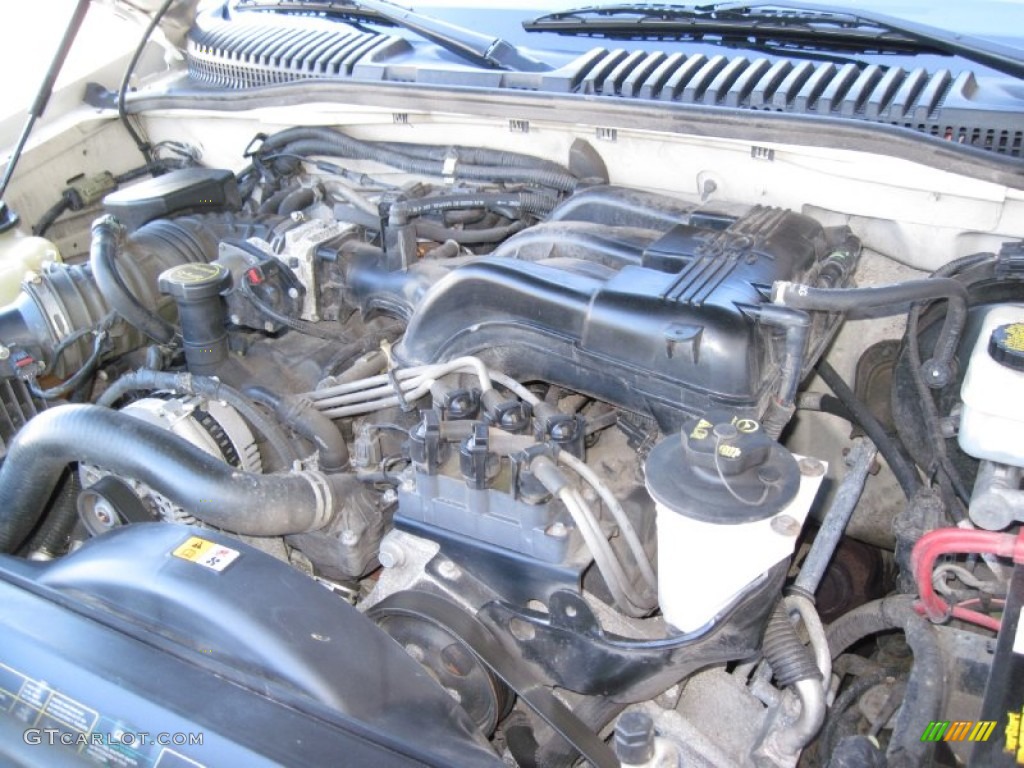 2005 Mountaineer V6 AWD - Ivory Parchment Tri-Coat / Medium Dark Parchment photo #36