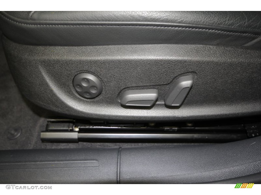 2010 A4 2.0T quattro Sedan - Ice Silver Metallic / Black photo #19