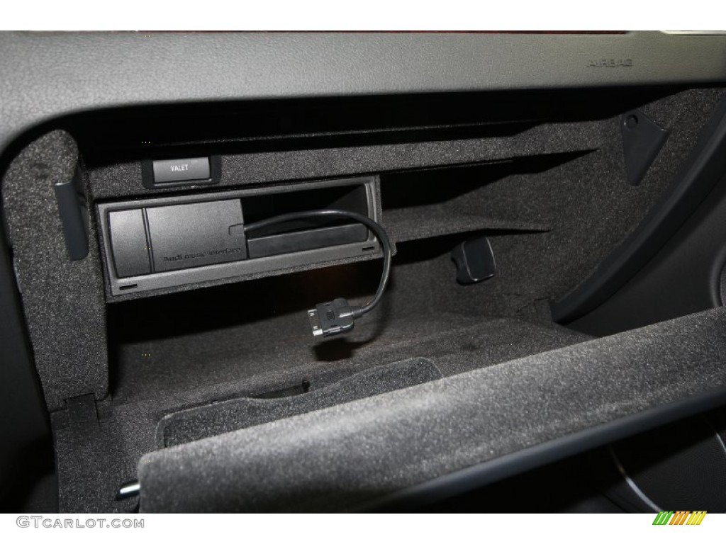 2010 A4 2.0T quattro Sedan - Ice Silver Metallic / Black photo #20