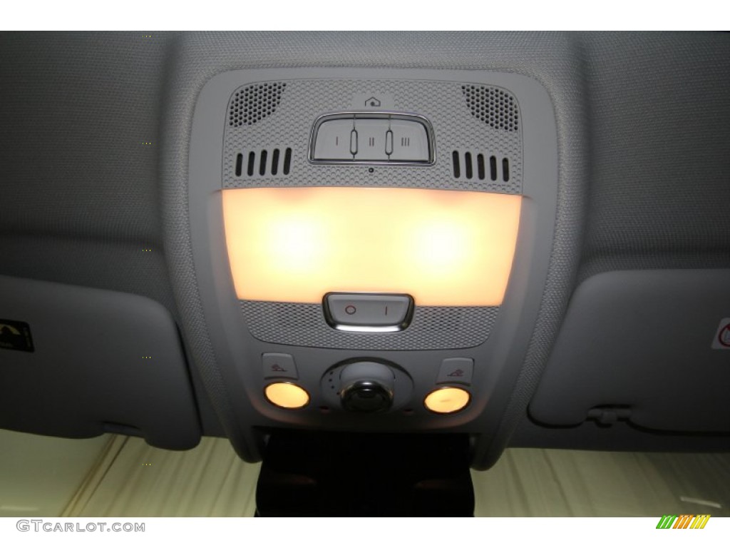 2010 A4 2.0T quattro Sedan - Ice Silver Metallic / Black photo #21