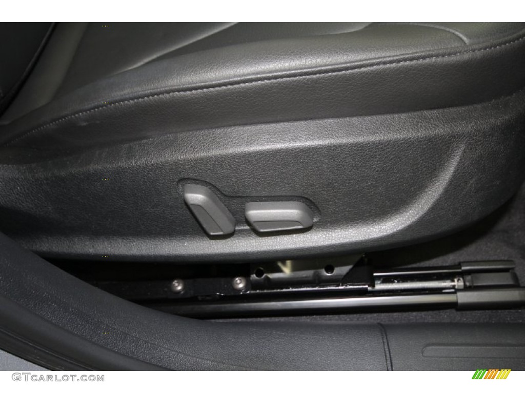 2010 A4 2.0T quattro Sedan - Ice Silver Metallic / Black photo #40