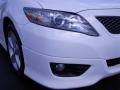 Super White - Camry SE Photo No. 2