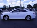 Super White - Camry SE Photo No. 6