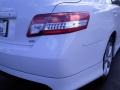 Super White - Camry SE Photo No. 10