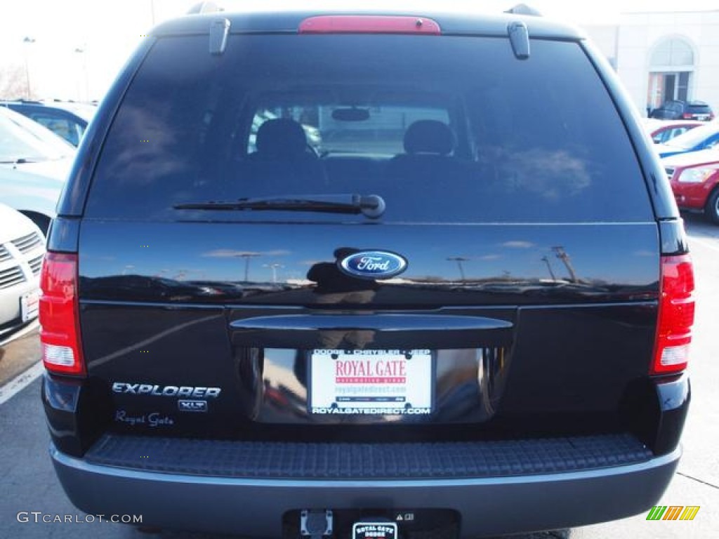 2002 Explorer XLT 4x4 - Black Clearcoat / Graphite photo #6
