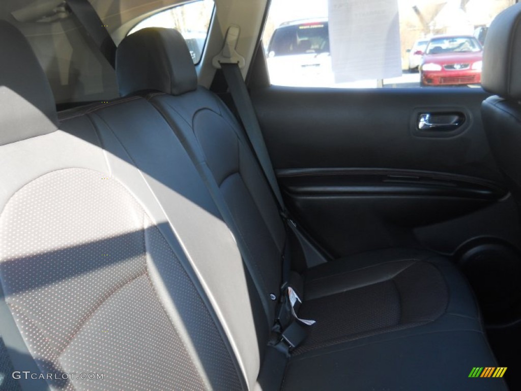 2011 Rogue SL AWD - Gotham Gray Metallic / Black photo #8