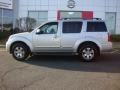 Silver Lightning - Pathfinder SE 4x4 Photo No. 3