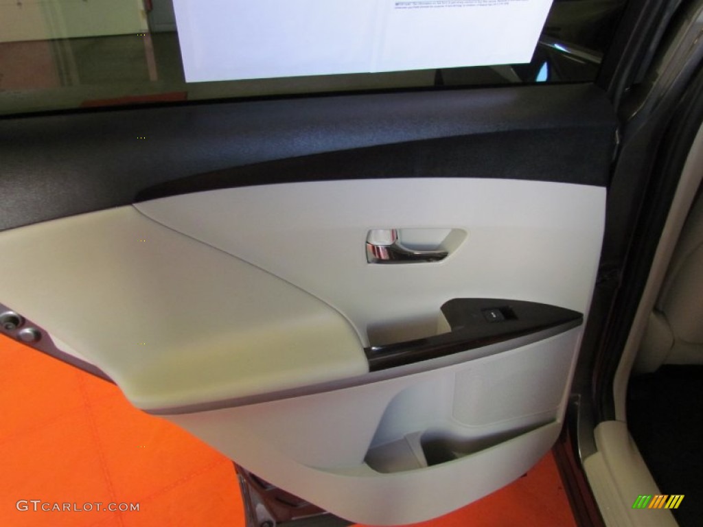 2010 Venza I4 - Magnetic Gray Metallic / Gray photo #9