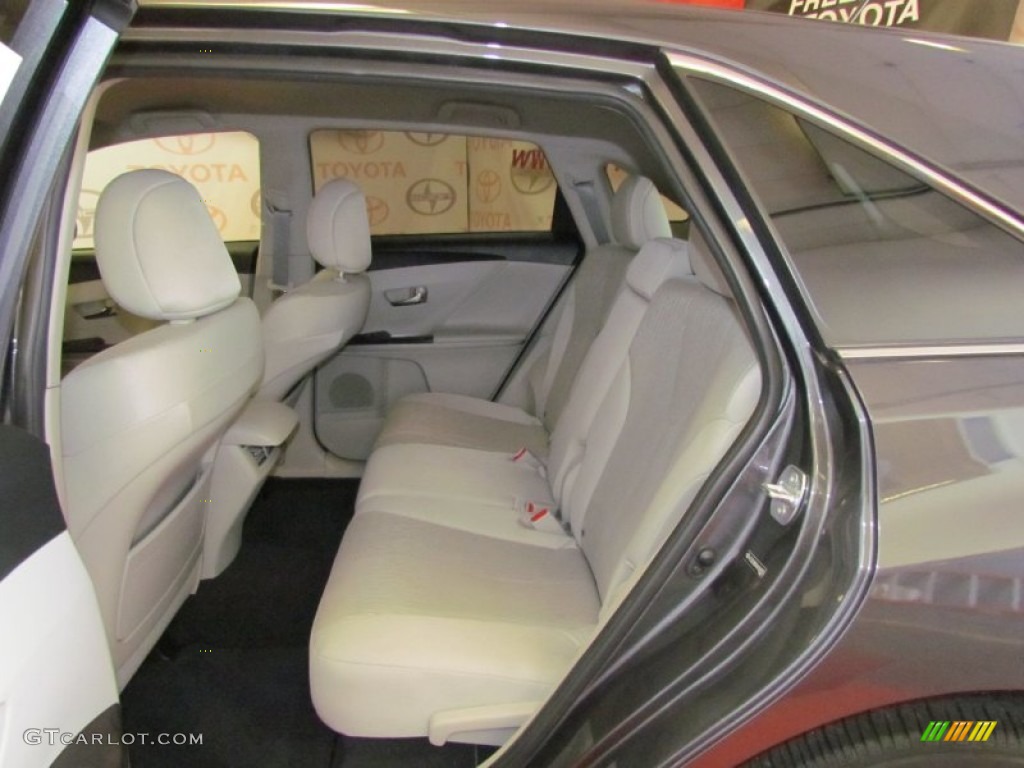 2010 Venza I4 - Magnetic Gray Metallic / Gray photo #10