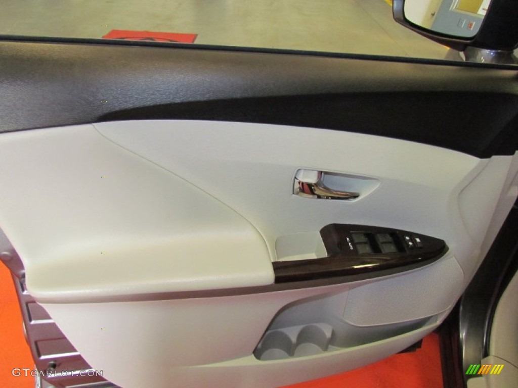 2010 Venza I4 - Magnetic Gray Metallic / Gray photo #12