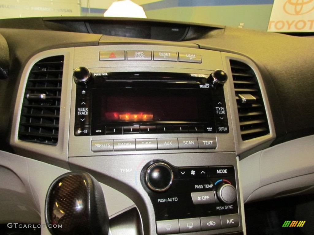 2010 Venza I4 - Magnetic Gray Metallic / Gray photo #18