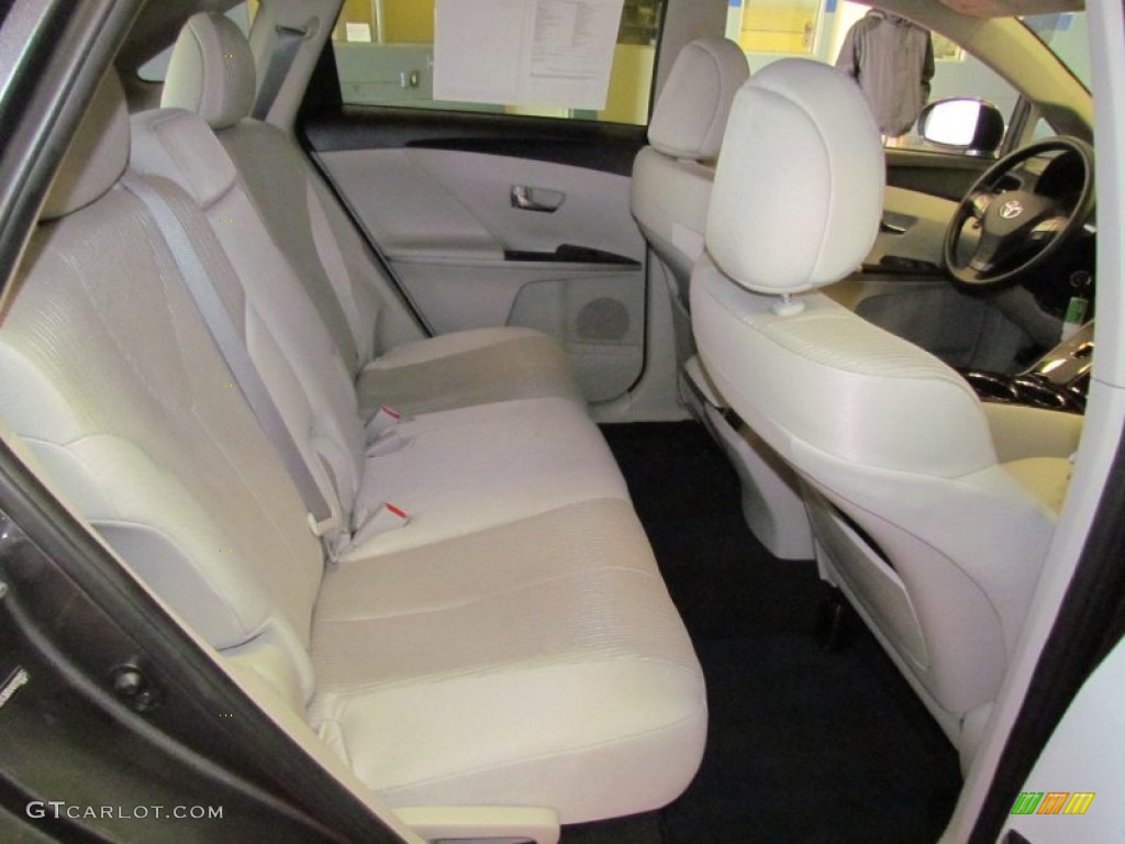 2010 Venza I4 - Magnetic Gray Metallic / Gray photo #22