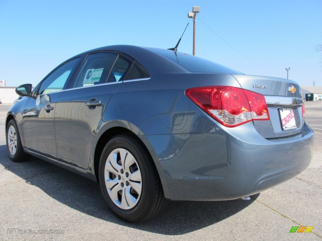 2012 Cruze LS - Blue Granite Metallic / Jet Black/Medium Titanium photo #5