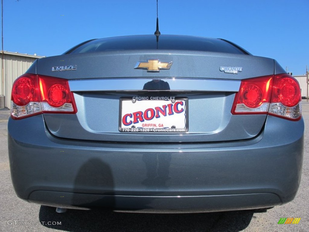 2012 Cruze LS - Blue Granite Metallic / Jet Black/Medium Titanium photo #6