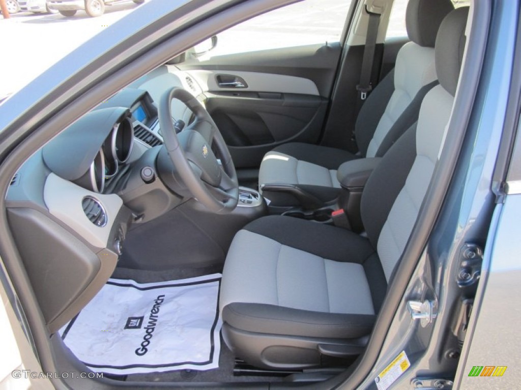 2012 Cruze LS - Blue Granite Metallic / Jet Black/Medium Titanium photo #10