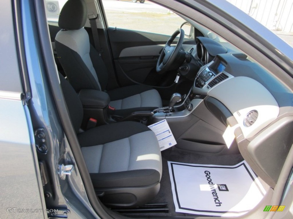 2012 Cruze LS - Blue Granite Metallic / Jet Black/Medium Titanium photo #12