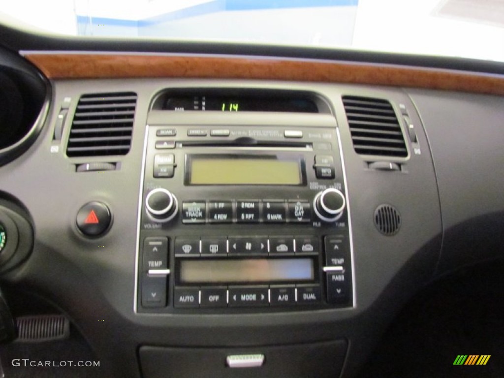 2008 Azera Limited - Silver Frost / Black photo #18