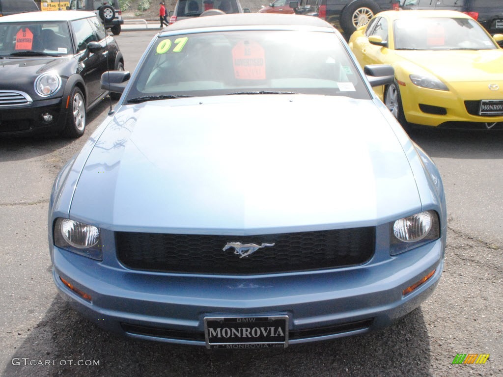 2007 Mustang V6 Deluxe Convertible - Windveil Blue Metallic / Light Graphite photo #23