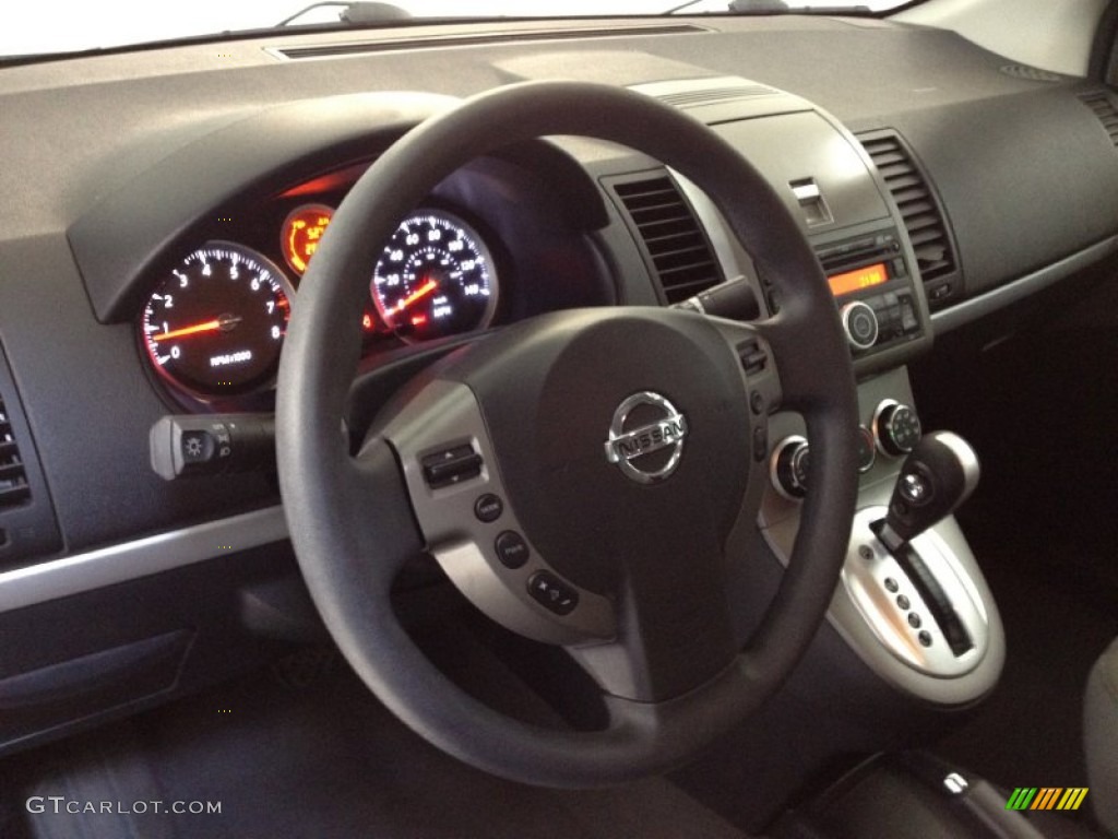 2010 Sentra 2.0 - Red Brick Metallic / Charcoal photo #15
