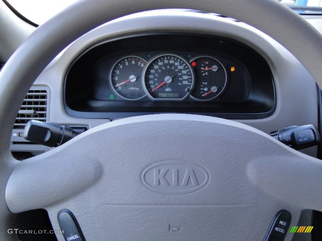 2004 Sedona LX - Sage Green / Beige photo #16