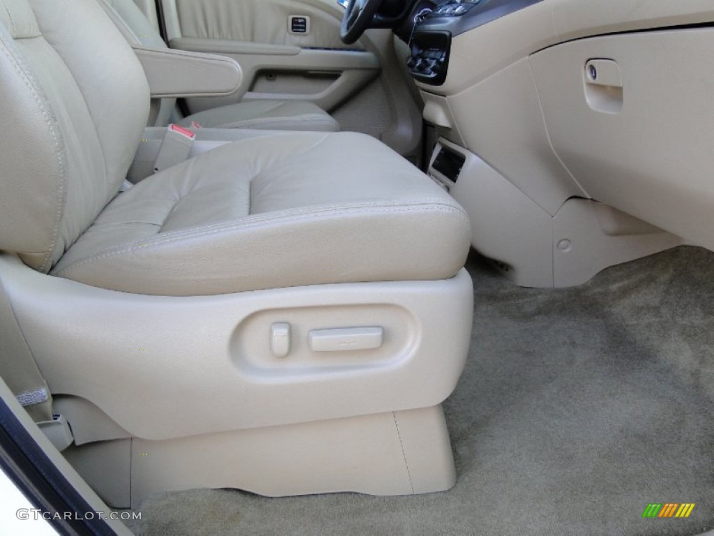 2010 Honda Odyssey Touring Front Seat Photo #61953662