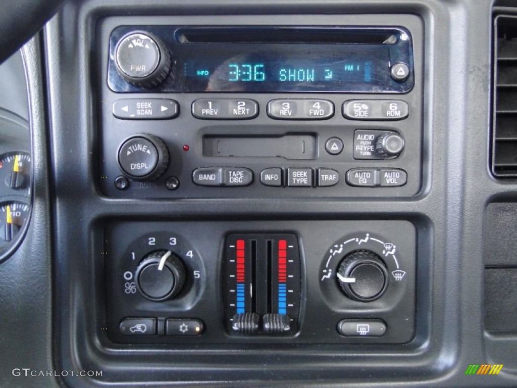 2004 GMC Sierra 1500 SLE Extended Cab Controls Photo #61953995