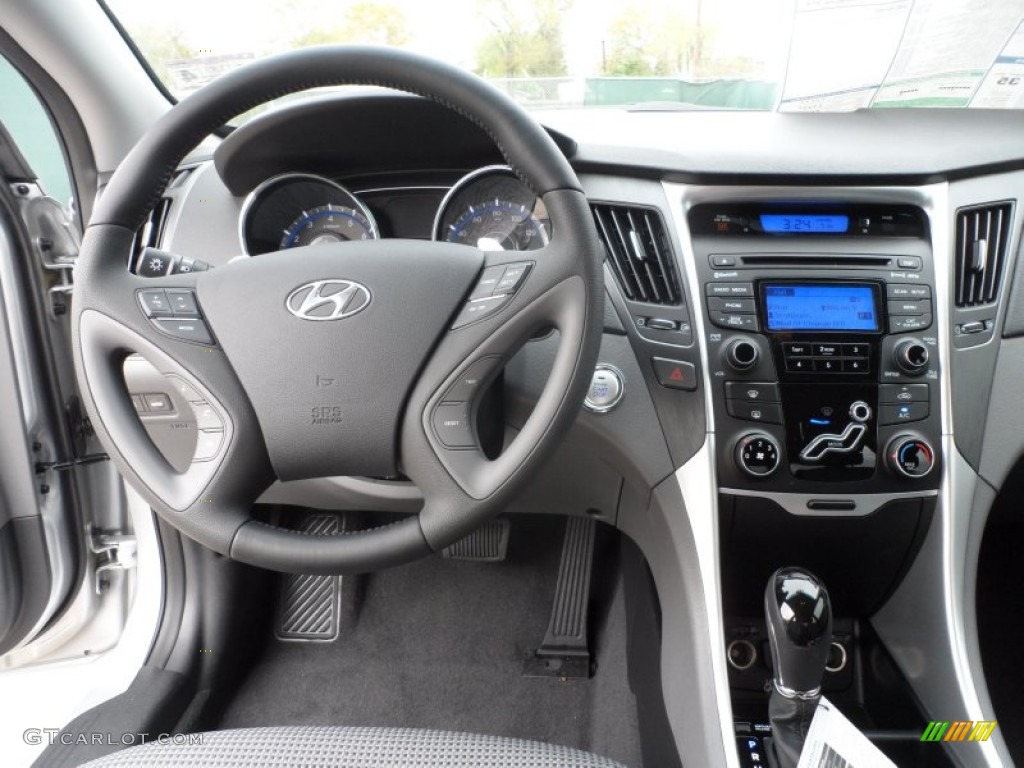 2012 Hyundai Sonata SE Gray Dashboard Photo #61955387