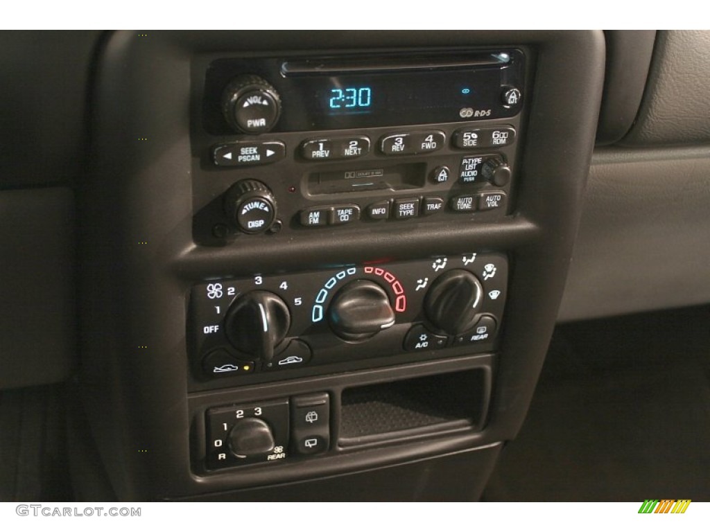 2001 Chevrolet Venture Warner Brothers Edition Controls Photos