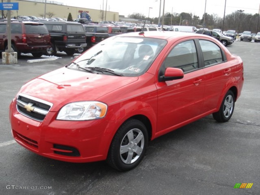 2010 Aveo LT Sedan - Victory Red / Charcoal photo #3