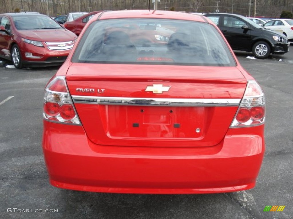 2010 Aveo LT Sedan - Victory Red / Charcoal photo #6