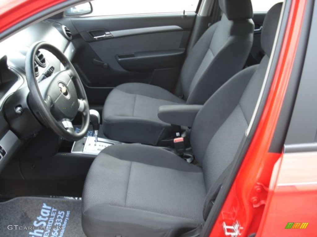 2010 Aveo LT Sedan - Victory Red / Charcoal photo #11