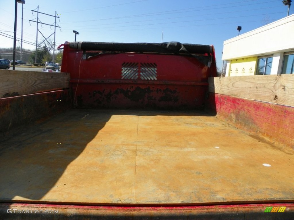 2006 F350 Super Duty XL Regular Cab 4x4 Dump Truck - Red Clearcoat / Medium Flint photo #13