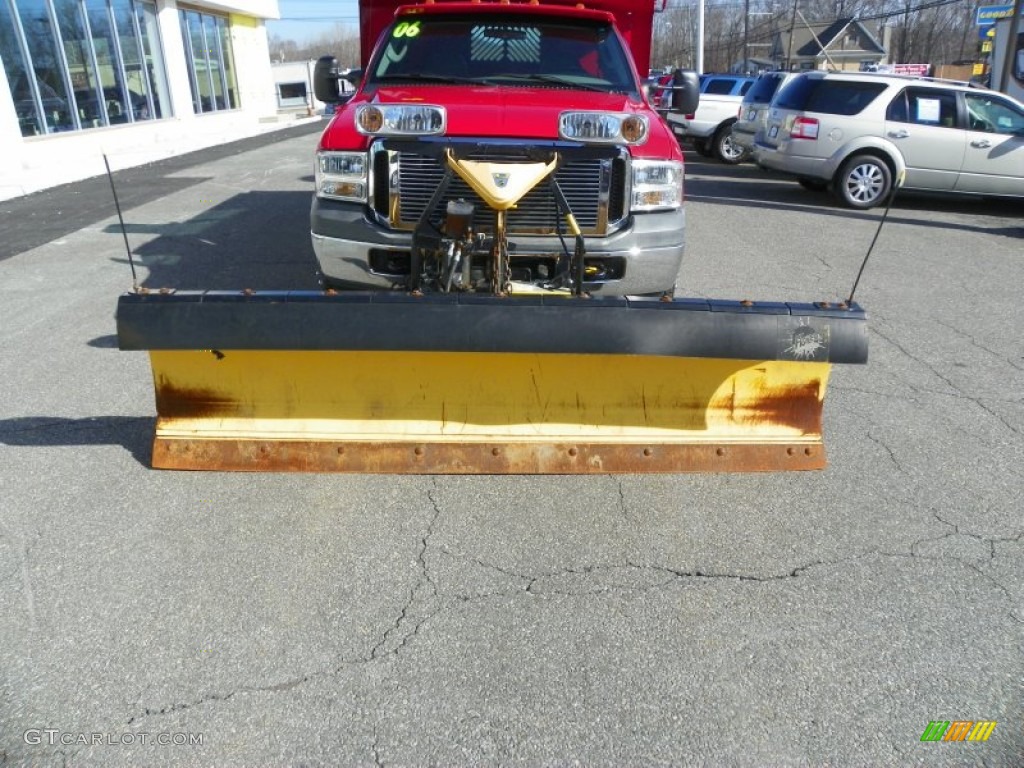 2006 F350 Super Duty XL Regular Cab 4x4 Dump Truck - Red Clearcoat / Medium Flint photo #22