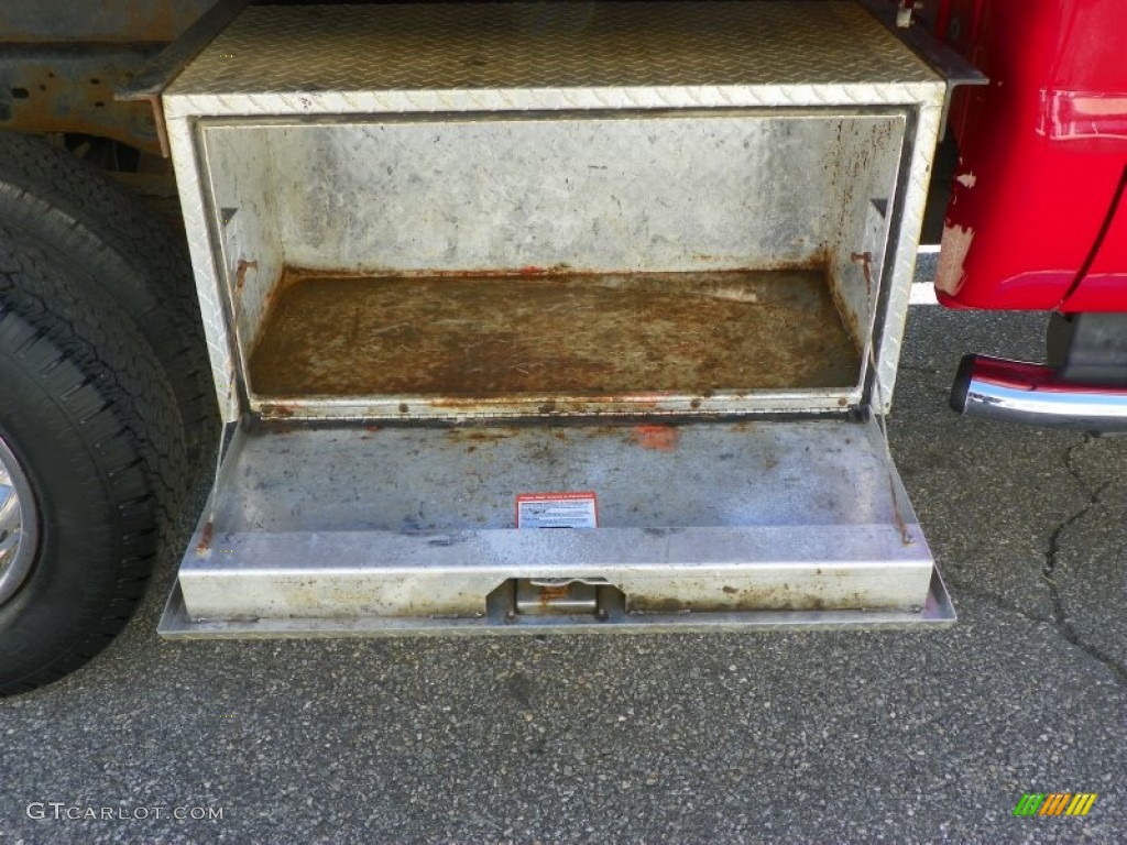 2006 F350 Super Duty XL Regular Cab 4x4 Dump Truck - Red Clearcoat / Medium Flint photo #23