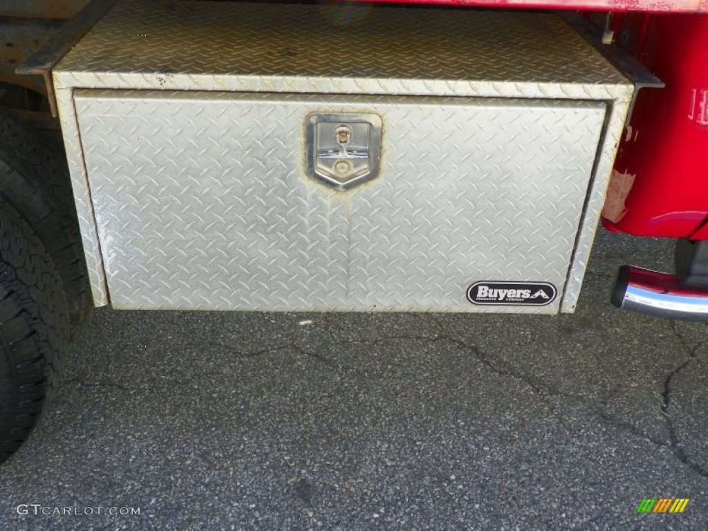 2006 F350 Super Duty XL Regular Cab 4x4 Dump Truck - Red Clearcoat / Medium Flint photo #24